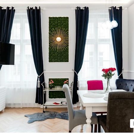 Vogue Apartment Near By Wenceslas Square Прага Екстер'єр фото
